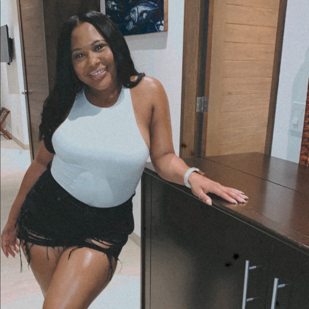 Meet your Posher, Mikela